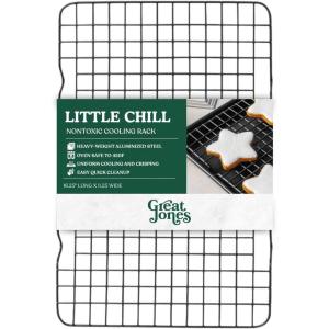 Great Jones Big Chill Wire Cooling Rack (Blueberry) – 16.9″ × 11.4″ Heavy-Weight Aluminized Steel,Nonstick Baking Rack – Oven Safe 450 °F, Bacon & Cookie Cooling Rack – Fits Half Sheet Pans(Pepper)